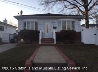 994 Drumgoole Rd W, Staten Island, NY 10312