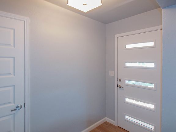 2nd image of 1004 SW 67th Pl