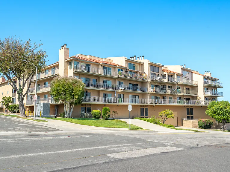 2700 E Panorama Dr #304 — Photo 29