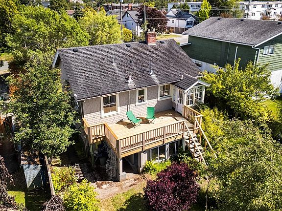 5th image of 2960 Donald St