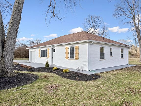 3rd image of 478 Roney Ln
