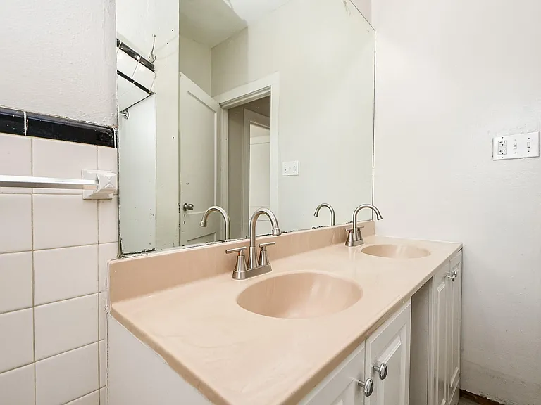 5049 Jefferson St #B — Photo 21