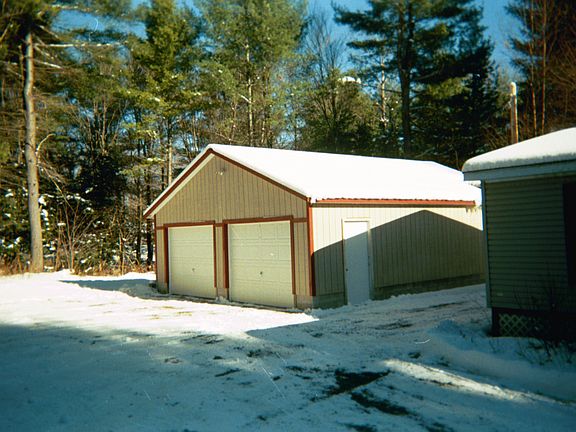 24' x 24' 2 car Garage