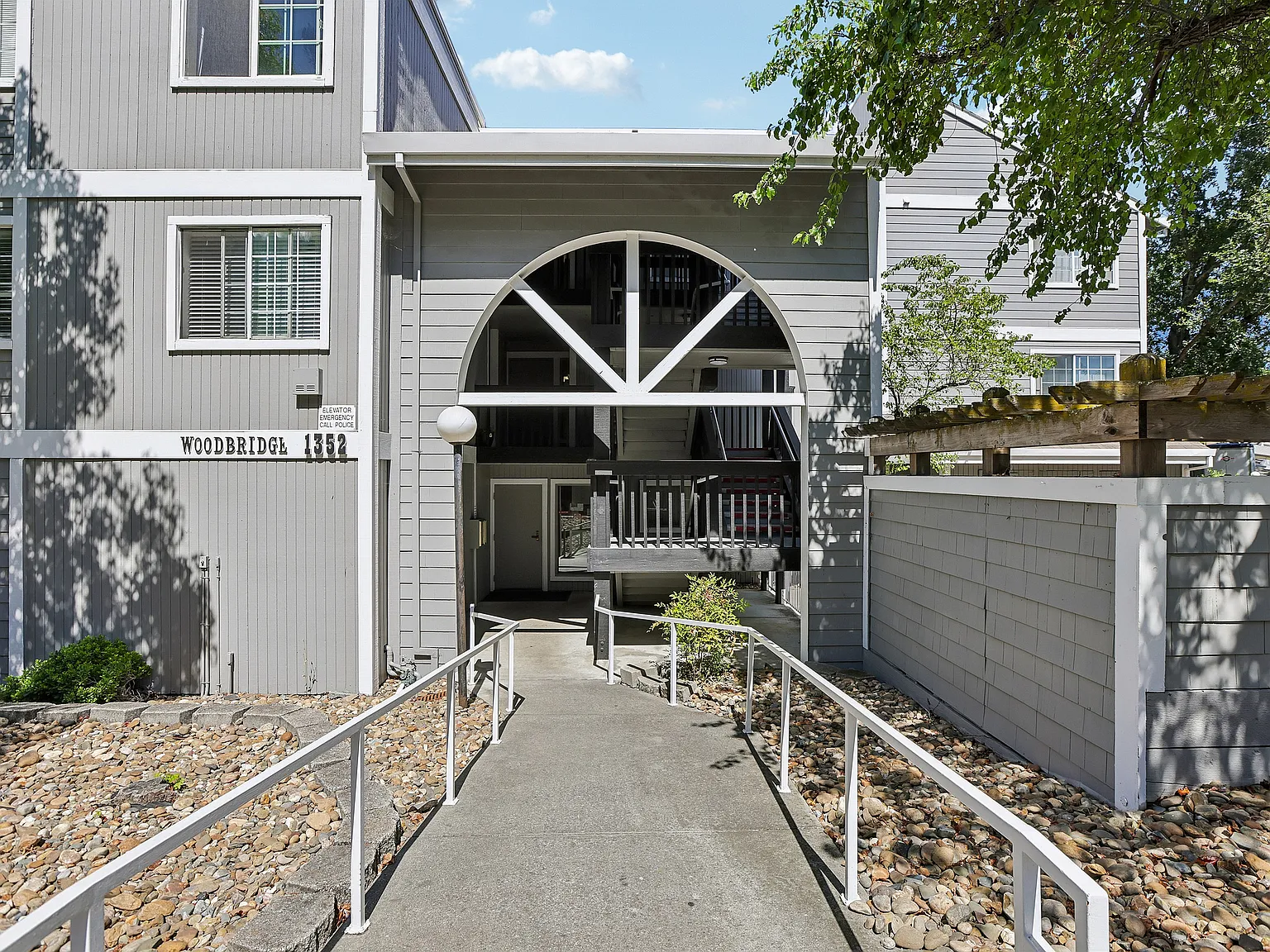 Woodbridge — Photo 2