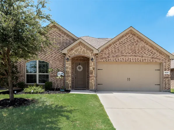 9237 Flying Eagle Ln, Fort Worth, TX 76131