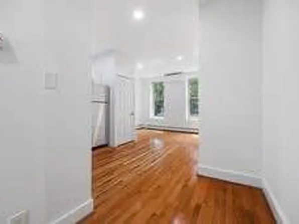 571 Macdonough Street image 11 of 22