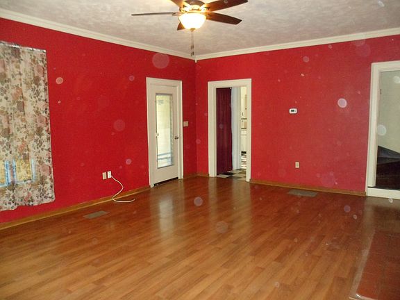 2nd image of 805 Fahnstock St
