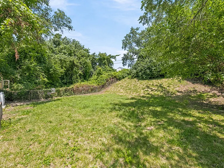 8515 Jenny Dr — Photo 46