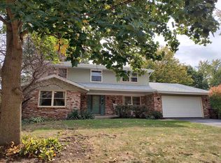 5865 Inverness Dr, Rockford, IL 61107