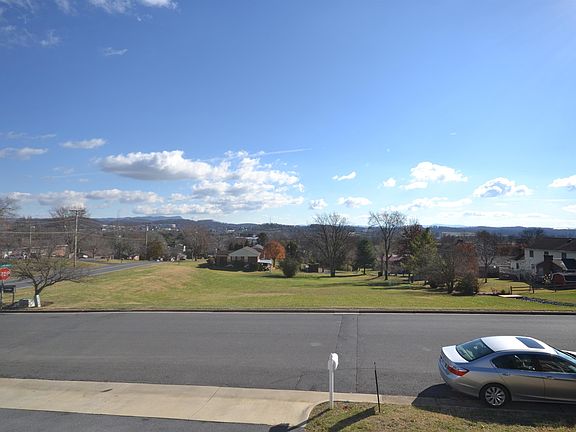 2nd image of 1809 Willow Hill Dr #1811