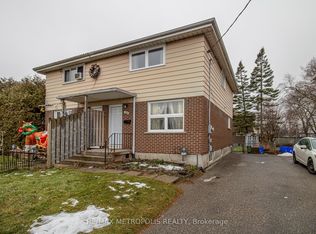 1098 Cedar St E, Oshawa, ON L1J 3R9