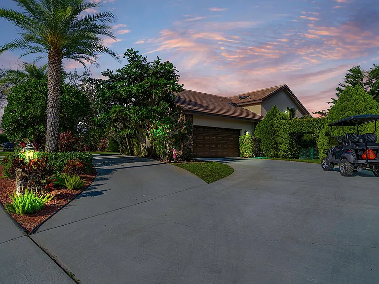 15835 Meadow Wood Dr — Photo 4