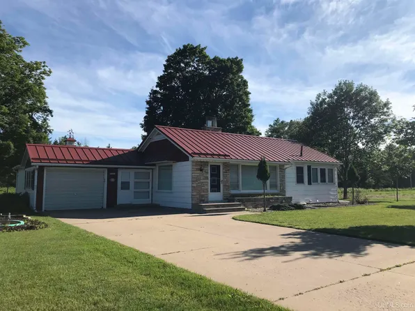 W3963 Us Highway 2, Vulcan, MI 49892