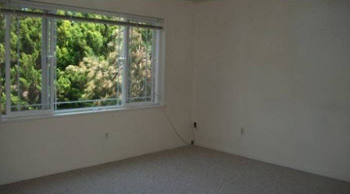 2nd image of 122 Crestview Ter