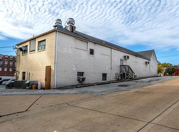 5th image of 2428 S Brentwood Blvd
