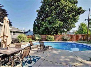 2147 S Ridge Rd, Green Bay, WI 54304