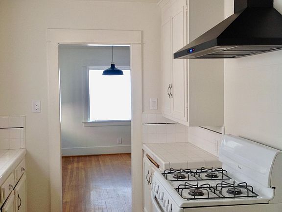 3rd image of 429 Grace Ave