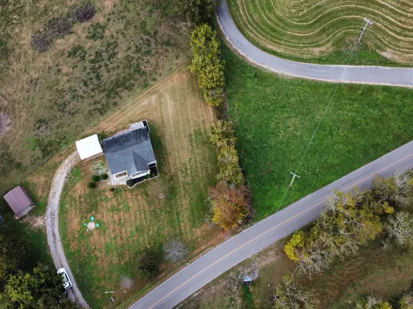 2835 Knob Creek Rd, Columbia, TN 38401