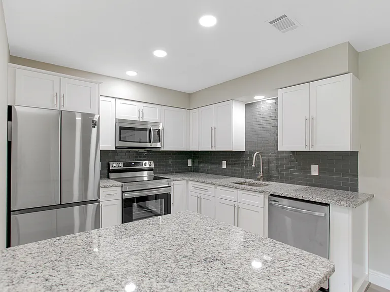 1022 Norwood Dr — Photo 6