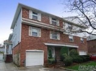 5709 226th St, Oakland Gardens, NY 11364