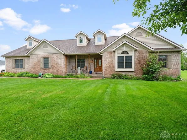 1316 Graceland Dr, Fairborn, OH 45324