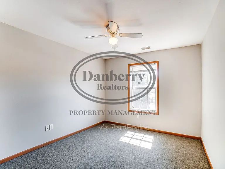 1117 N Byrne Rd — Photo 12