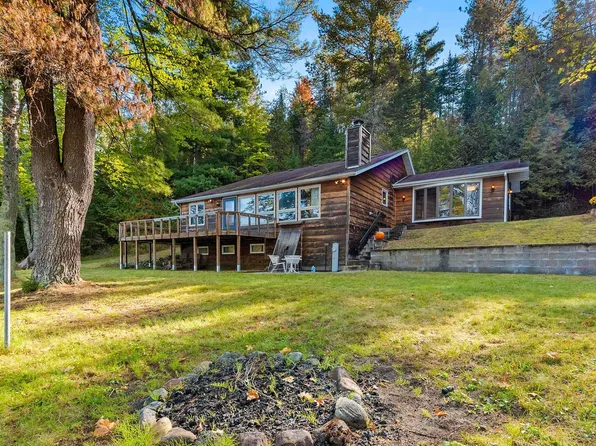 15618 Upper Island Ln, Mountain, WI 54149