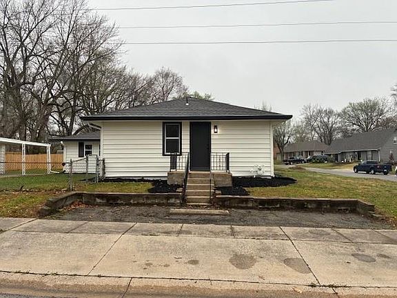 4th image of 13628 Applewood Dr