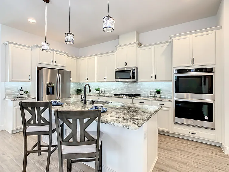 15707 Vetta Dr — Photo 86