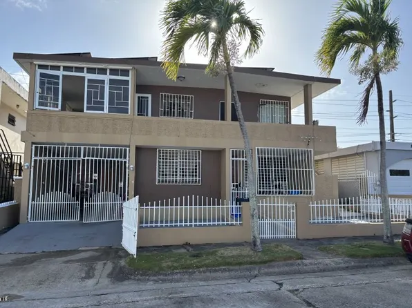 Urb Vista Azul Bloque 534 Calle #23, Arecibo, PR 00612