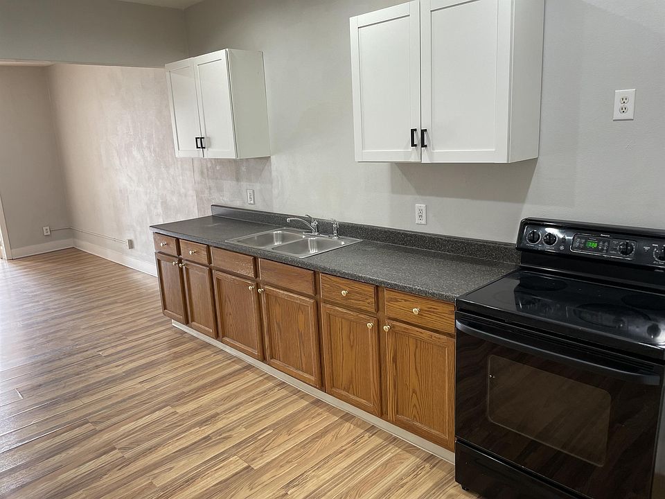 1st image of 1336 Portage St #31