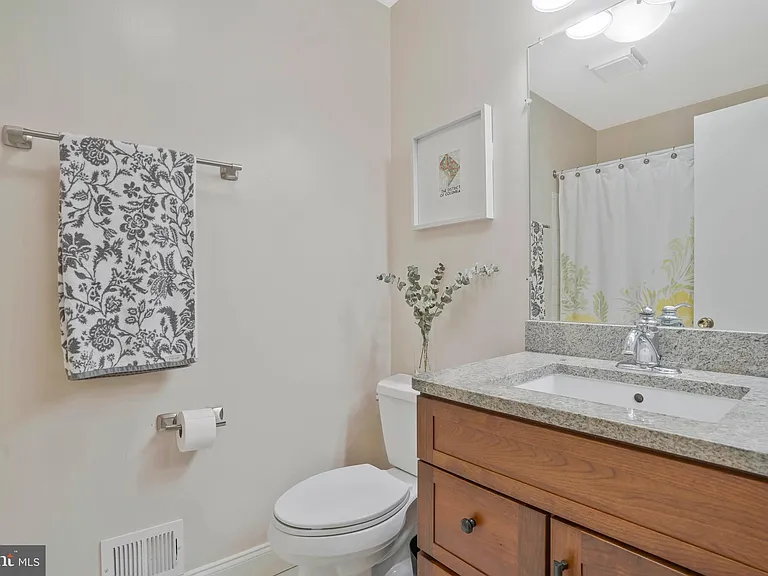 1715 Hollinwood Dr — Photo 32