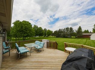 4359 Lamplighter Ln, Pinckney, MI 48169