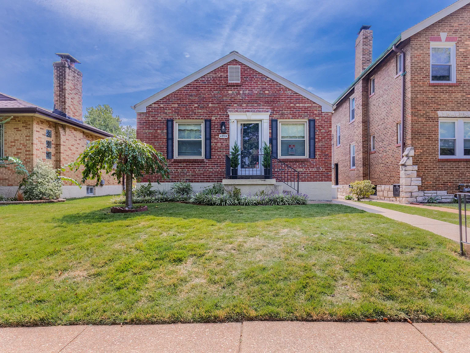 3 bed, 1400 sqft, $3,750 — Photo 2