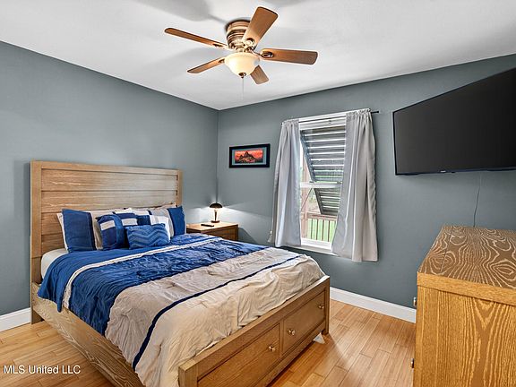 3rd image of 43 Fiber St
