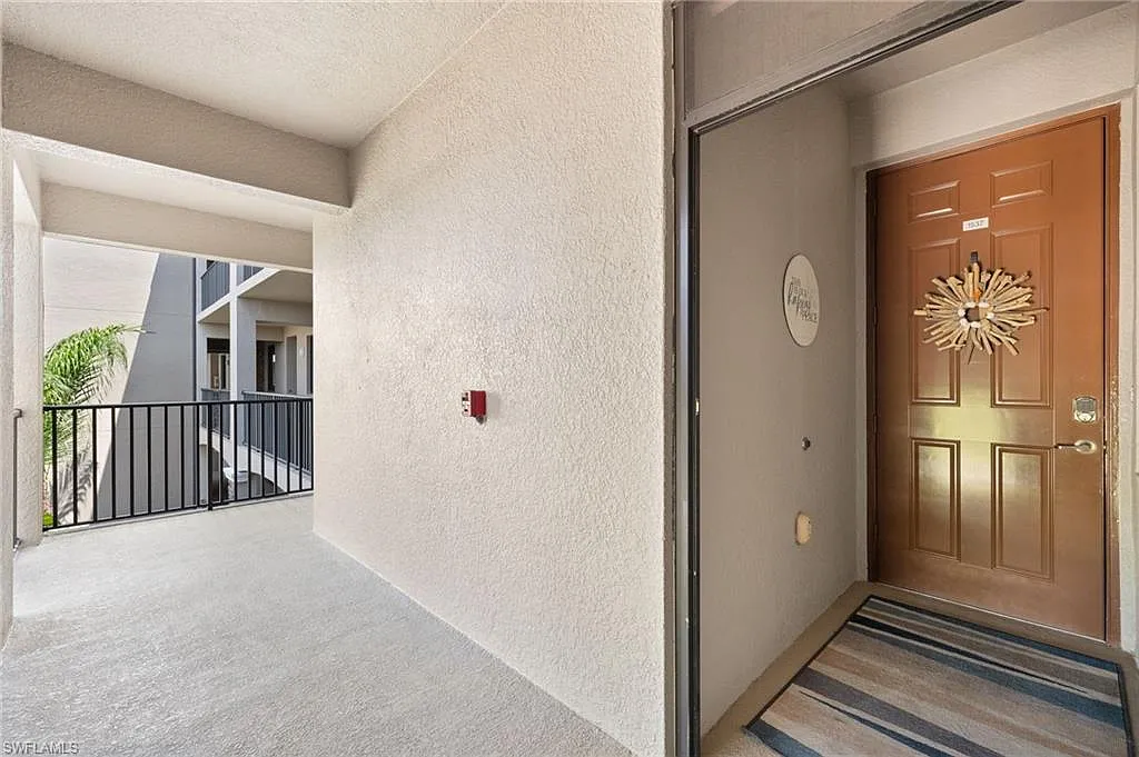 2 bed, 2.0 bath, 1232 sqft, $6,500 — Photo 4