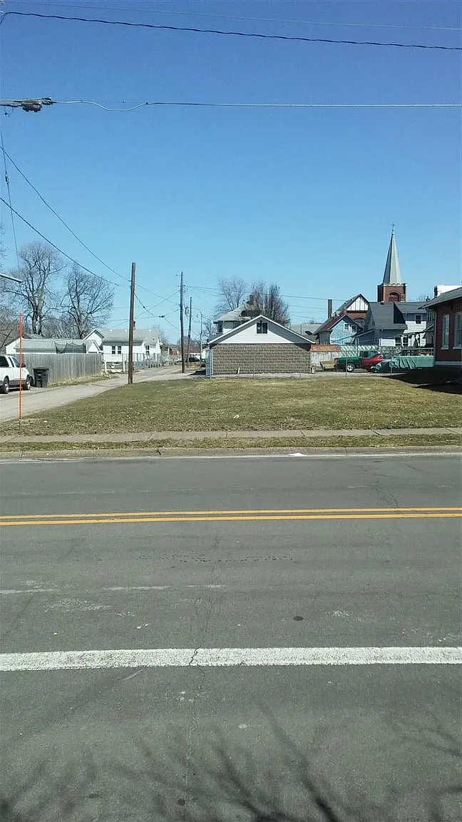 627 44th St photo 1