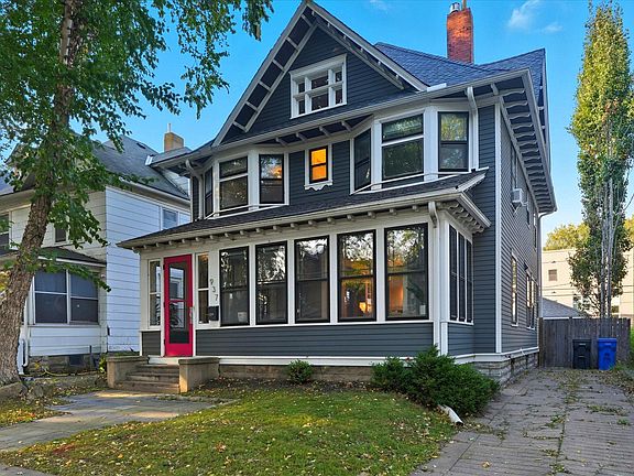3rd image of 937 Hague Ave