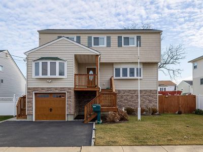 285 Branch Avenue, Freeport, NY, 11520