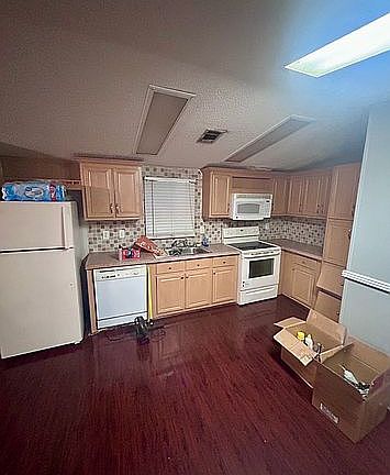 4th image of 3211 W Division St Trailer 224