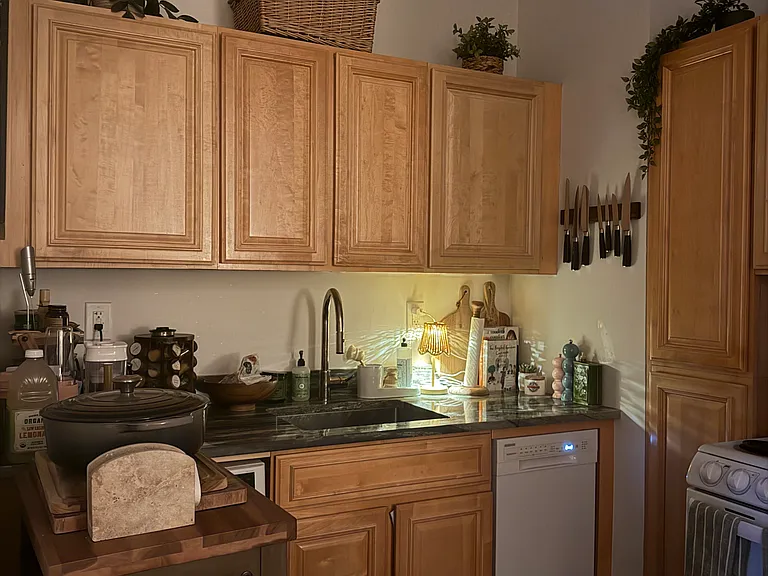 130 E 61st St #4B — Photo 7