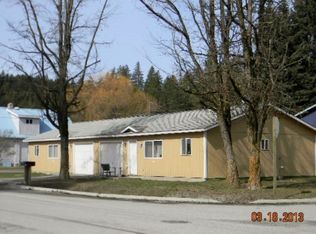 910 W Spruce St, Newport, WA 99156