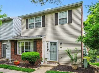 492 Maple Circle Dr, Cincinnati, OH 45246