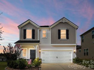 2010 Red Ash Dr, Charlotte, NC 28215