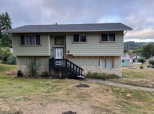 2044 Harvard St, Raymond, WA 98577