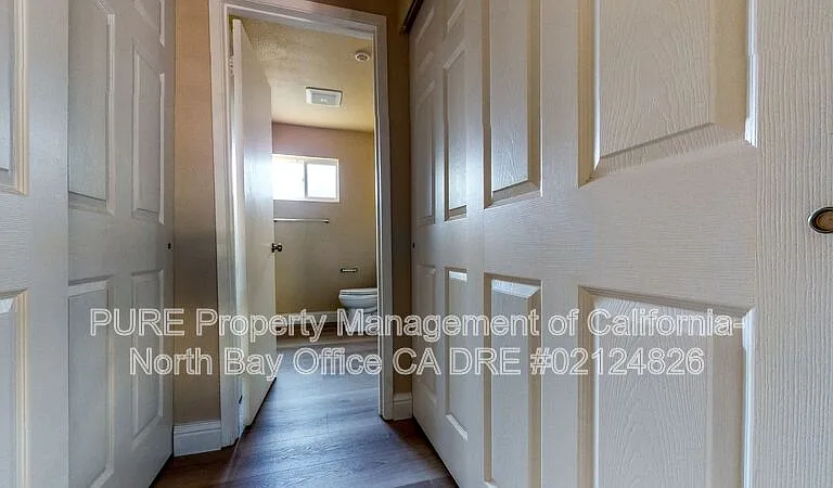 560 Dexter St #I — Photo 6