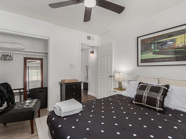 2611 E Obregon St — Photo 12