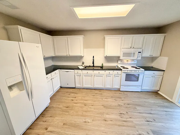10107 Sunset Pl — Photo 8