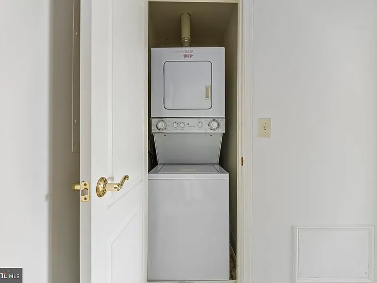 6908 Fairfax Dr #306 — Photo 26