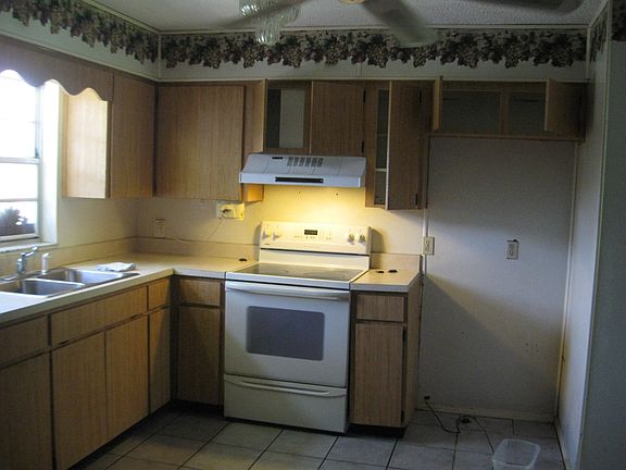 4th image of 139 Padgett Pl S